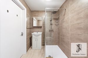 Photo 25- click for photo gallery